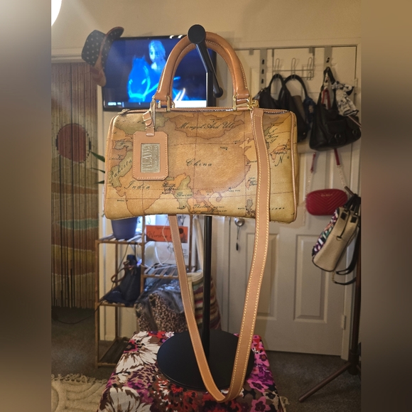 Vintage Map Print Handbag by Alviero Martini - Picture 2 of 13